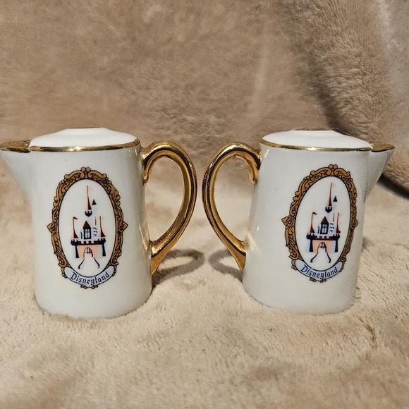 Vintage Disneyland Castle Teapot Salt and Pepper Shakers - Picture 5 of 8